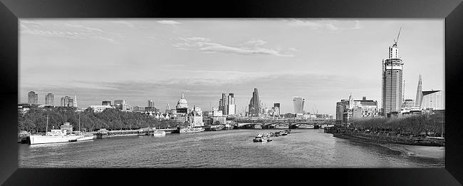  London Skyline Panorama Framed Print by LensLight Traveler