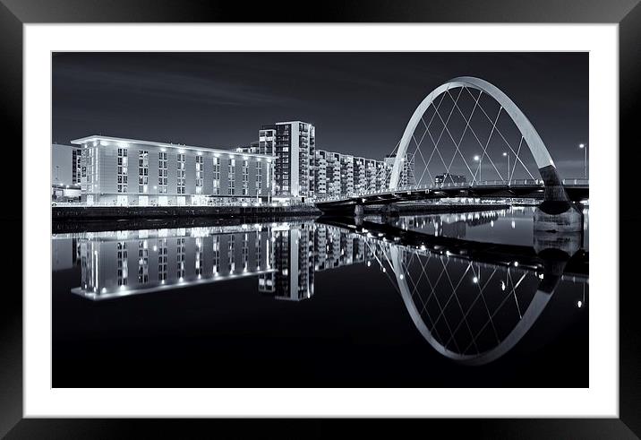  Glasgow's Clyde Arc at night Framed Mounted Print by Stephen Taylor