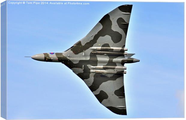  Mighty Vulcan Bomber XH558 Flying side on. Canvas Print by Tom Pipe