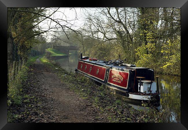  Kennet and Avon long boat Framed Print by Tony Bates
