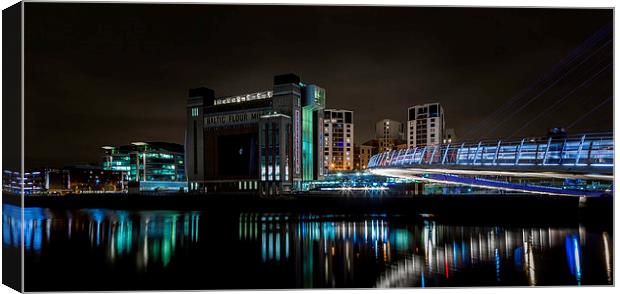  Baltic flour mill @ Newcastle Quayside Canvas Print by Richard Armstrong