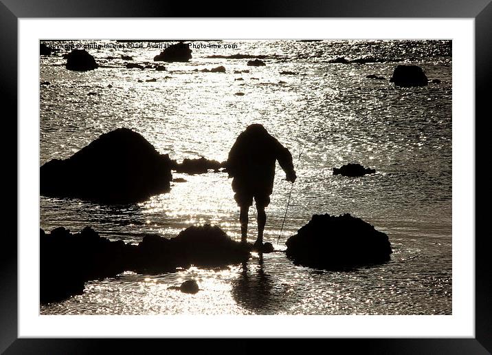  Beach silhouette Framed Mounted Print by philip milner