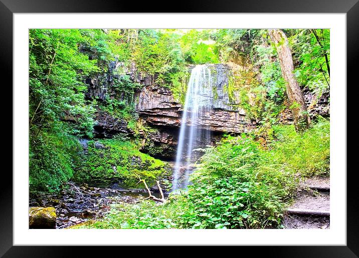  henrhyd waterfall south wales Framed Mounted Print by craig preece