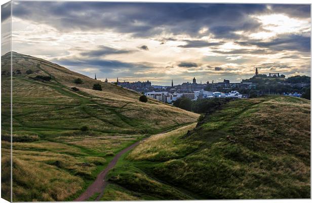  Looking towards Calton Hill Canvas Print by Alan Whyte