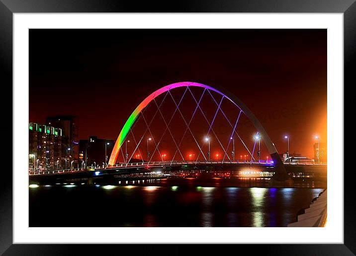  Squinty Bridge, Glasgow Framed Mounted Print by Peter Struthers