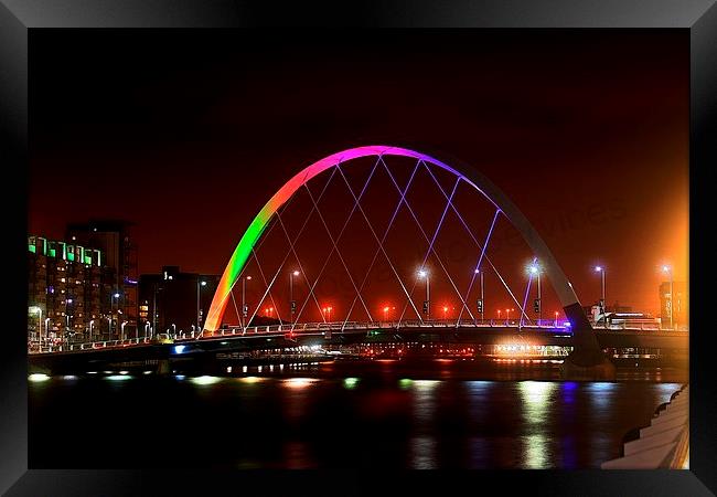  Squinty Bridge, Glasgow Framed Print by Peter Struthers