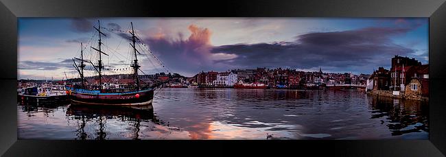  Whitby Town Panoramic Framed Print by Dave Hudspeth Landscape Photography