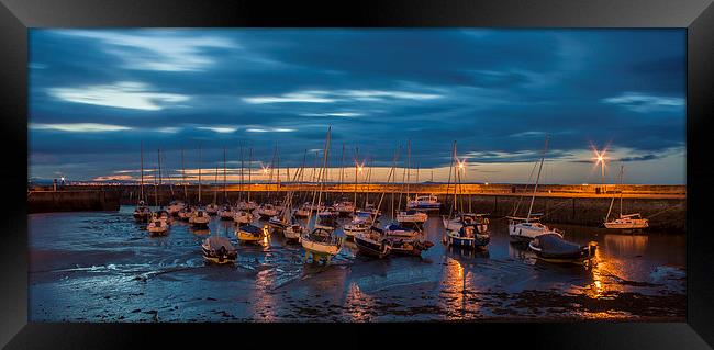  A night down the Harbour Framed Print by Alan Whyte
