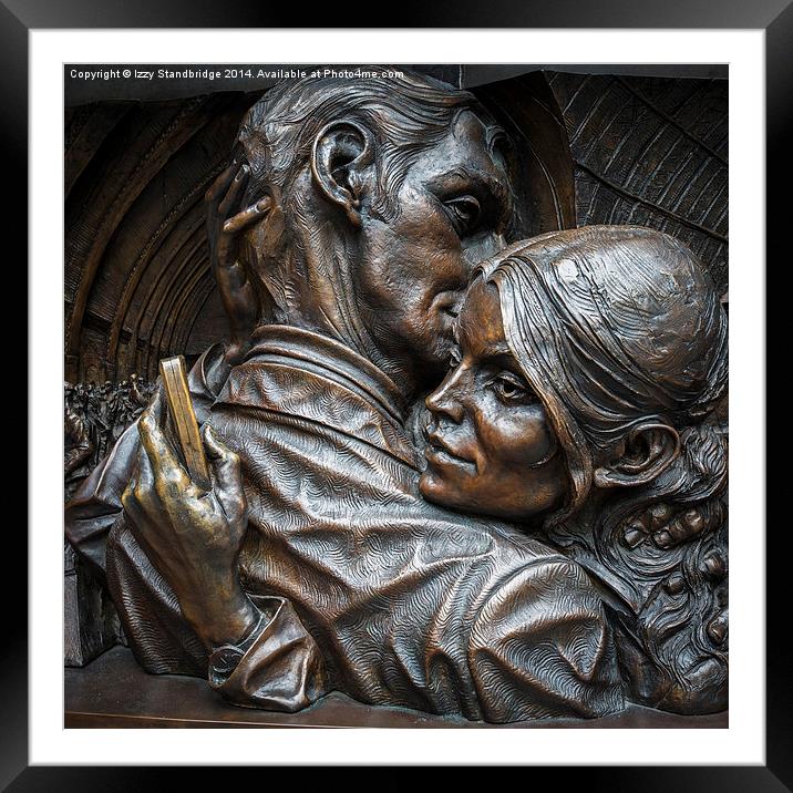  The Meeting Place sculpture, St Pancras Station,  Framed Mounted Print by Izzy Standbridge