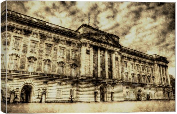Buckingham Palace Vintage Canvas Print by David Pyatt