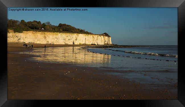  Broadstairs at low tide Framed Print by Sharon Cain
