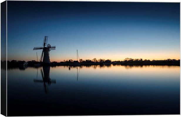  Thurne Windmill at first light Canvas Print by Darren Carter