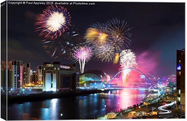 Newcastle upon Tyne, NYE Fireworks 2014/15 Canvas Print by Paul Appleby