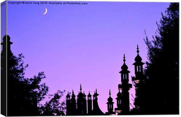  night time over Brighton pavilion  Canvas Print by kevin long