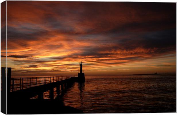 Amble Pier at sunrise Canvas Print by Gail Johnson