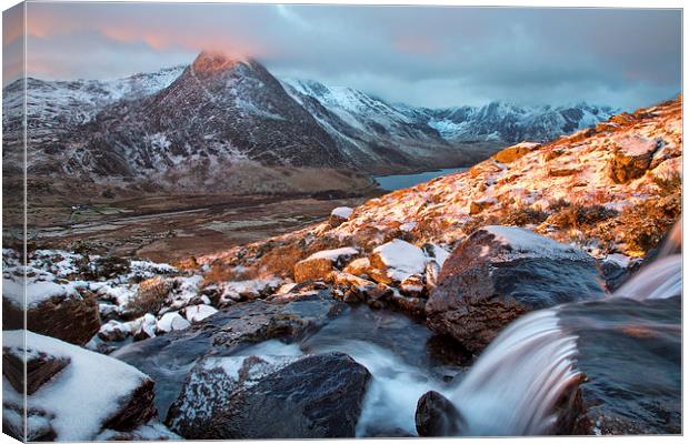  Sunrise in the Ogwen valley Canvas Print by Rory Trappe