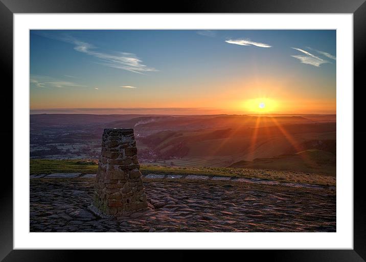 Mam Tor Sunrise  Framed Mounted Print by Darren Galpin