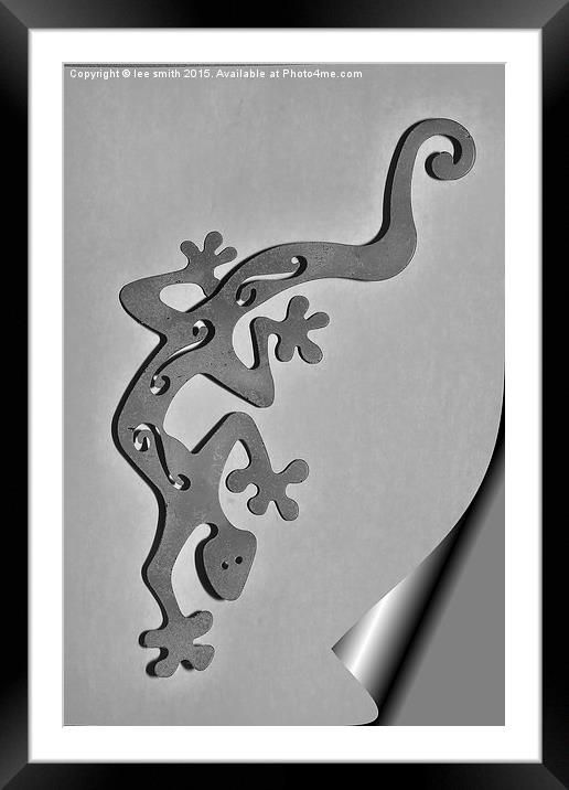  lizard steel peel  Framed Mounted Print by lee smith
