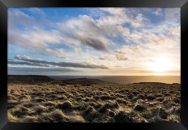  Sunset below Stanage Edge, Peak District Framed Print by Lee Wright