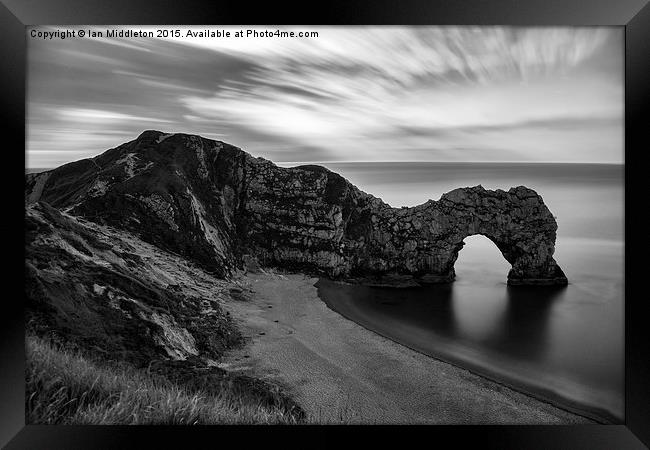 Durdle Door in black and white Framed Print by Ian Middleton