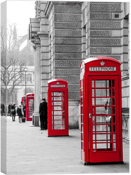  London phone box Canvas Print by Louise Wilden