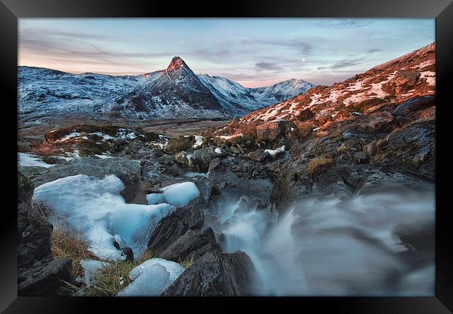  Dawn in the Ogwen valley Framed Print by Rory Trappe