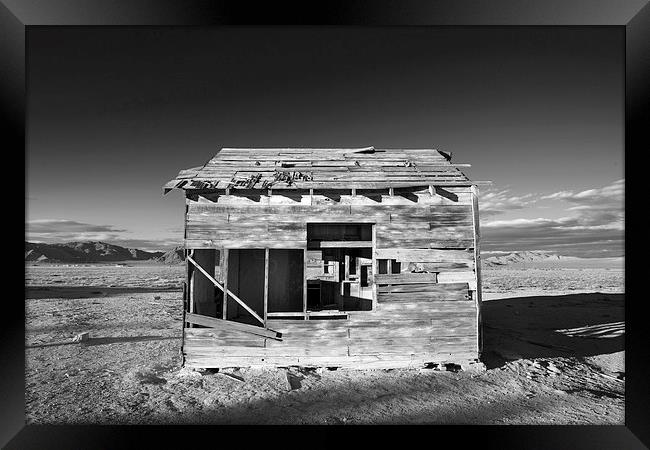  Derelict Shack in Apple Valley. Framed Print by David Hare