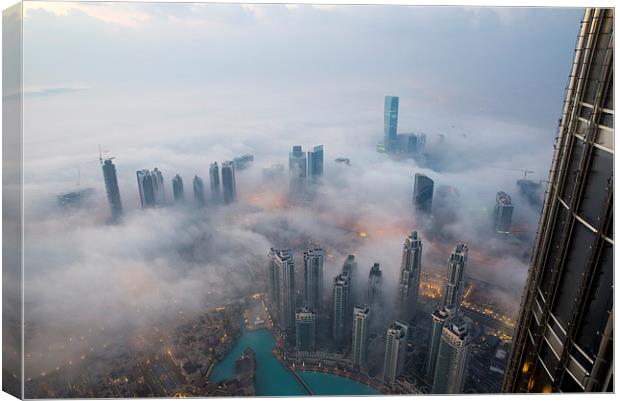  Dubai mist Canvas Print by Dave Wragg