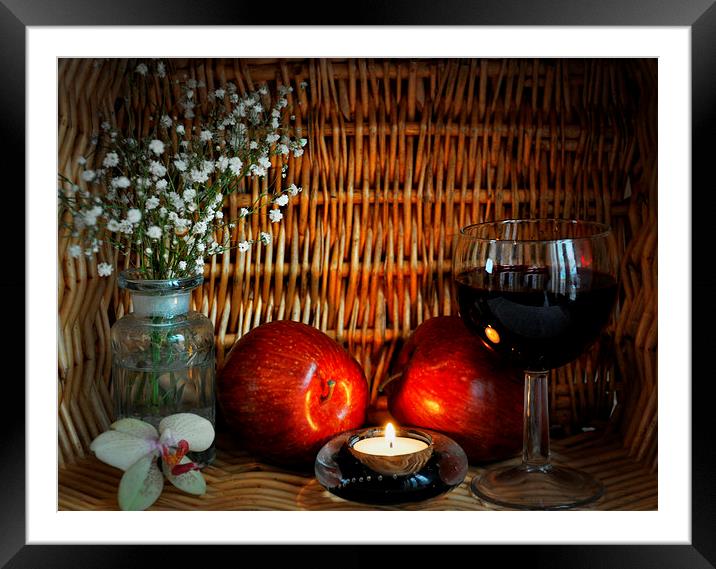  apples and wine Framed Mounted Print by sue davies