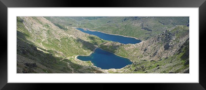 Glaslyn lake and beyond Framed Mounted Print by Andy Evans
