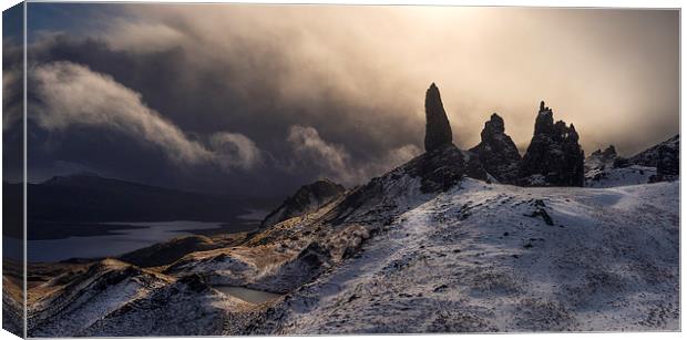  Old Man Of Storr Canvas Print by andrew bagley