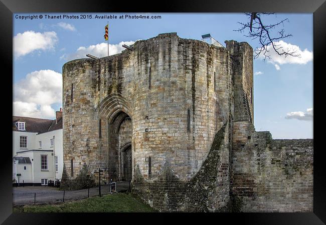  Tonbridge castle Framed Print by Thanet Photos