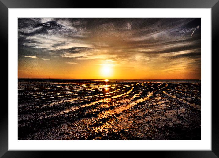  whitstable moody cloud sunset Framed Mounted Print by pristine_ images