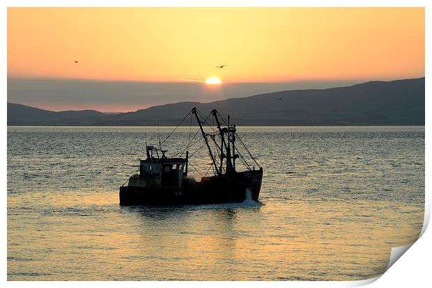  A Fishermans sunset on the silloth firth Print by pristine_ images