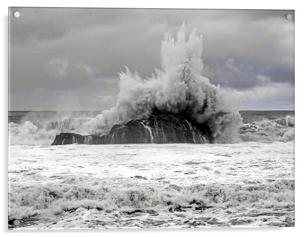  big wave hitting rock Acrylic by Jutta Klassen