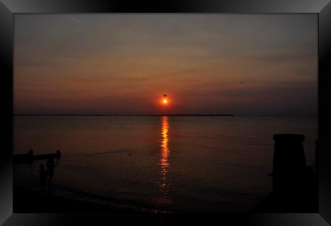  Beautiful Whitstable Sunset Framed Print by pristine_ images