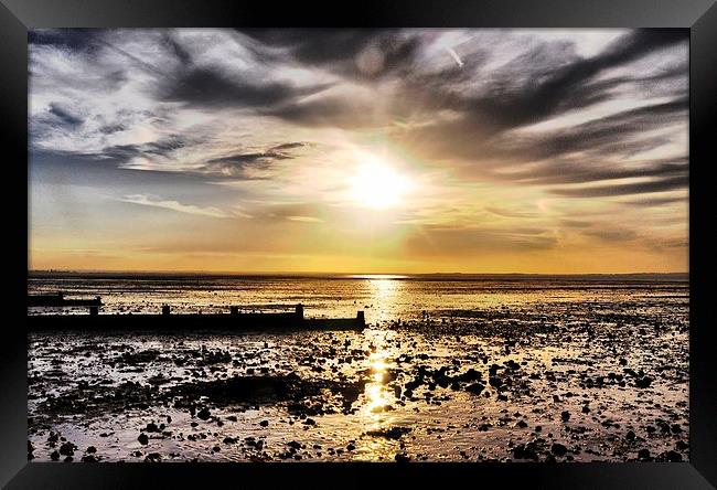  Whitstable Bay Sunset Framed Print by pristine_ images