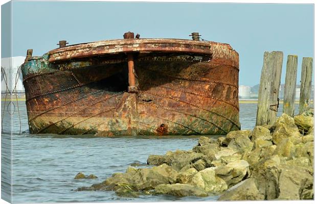  River Medway old Shipwreck Canvas Print by pristine_ images