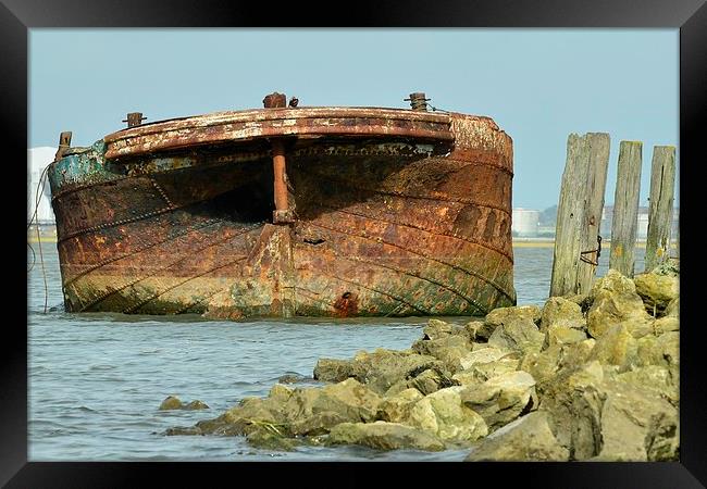  River Medway old Shipwreck Framed Print by pristine_ images