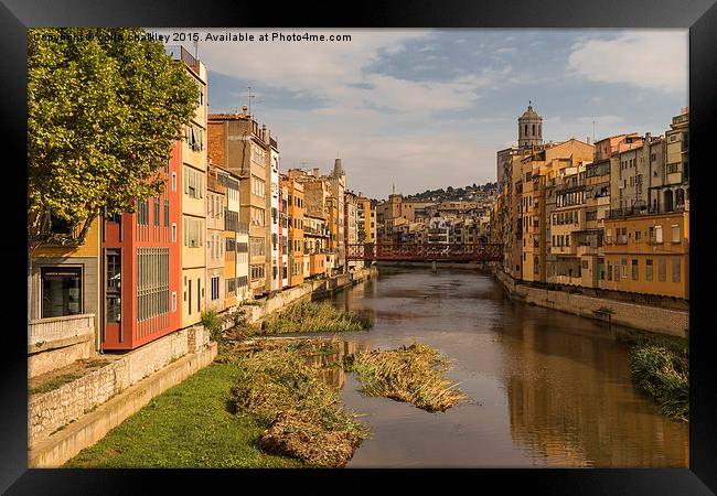  View Down the River Onyar in Girona Framed Print by colin chalkley