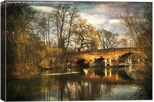  The Bridge at Sonning Canvas Print by Ian Lewis