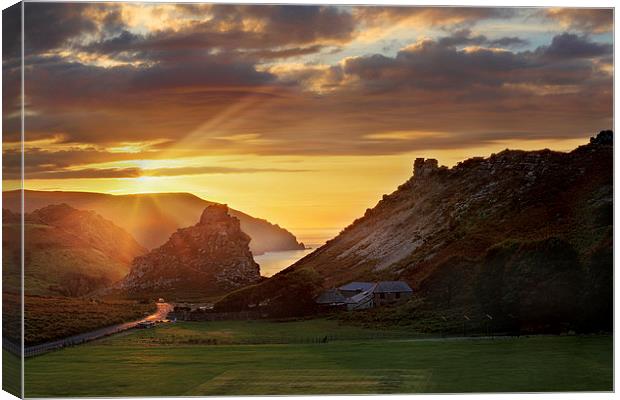  Sunset at the Valley of the Rock Canvas Print by Ceri Jones
