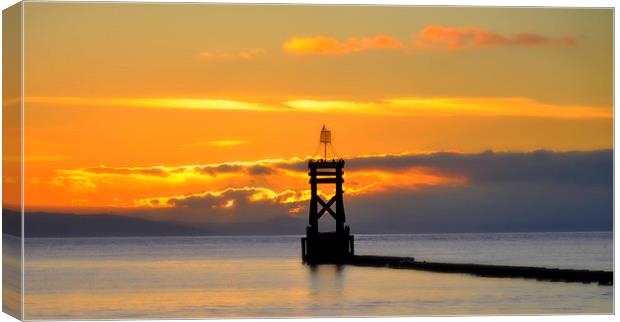 tranquility  Canvas Print by sue davies