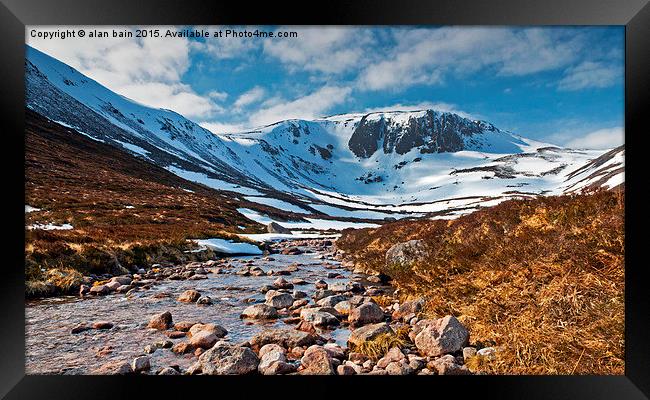  Coire Etchachan, cairngorms national park Framed Print by alan bain