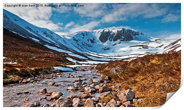  Coire Etchachan, cairngorms national park Print by alan bain