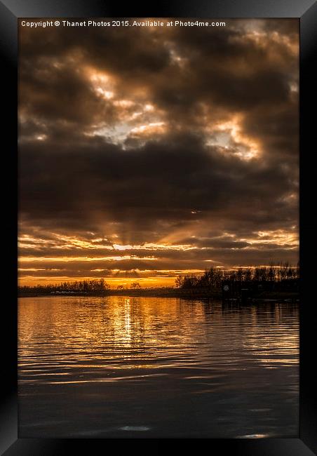   Sunset on the river 3 Framed Print by Thanet Photos