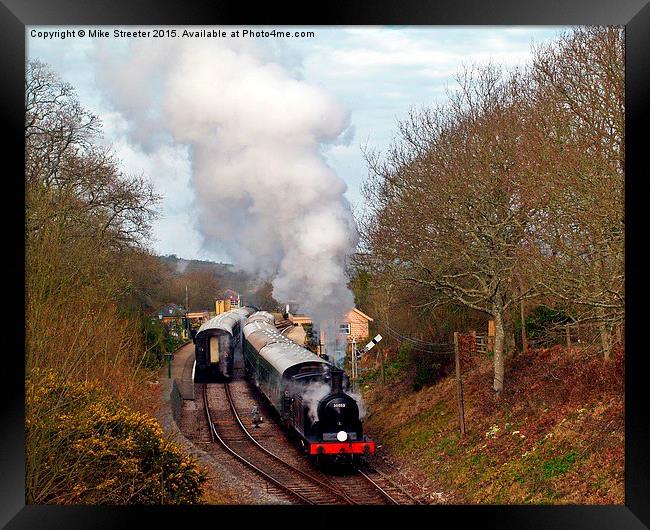  M7 at Harmans Cross. Framed Print by Mike Streeter