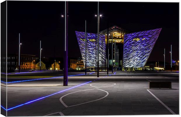  Titanic Building Belfast - Northern Ireland Canvas Print by Chris Curry
