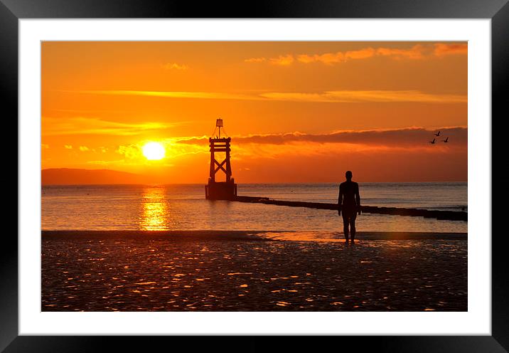  iron man at sunset Framed Mounted Print by sue davies