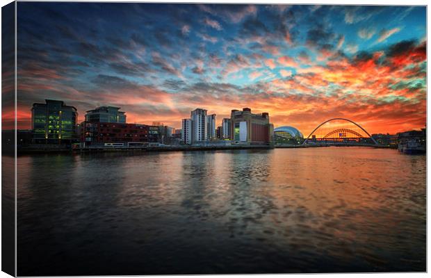  Spectacular sunset over Newcastle Upon Tyne Canvas Print by Tom Hibberd